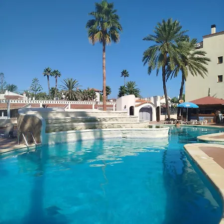 Estudio Piscina El Retiro 德尼亚